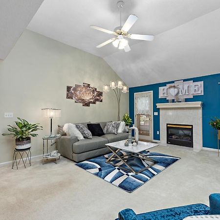 Beautiful Townhome, 11 Minutes To Downtown, Kcmo. Канзас Сити Екстериор снимка