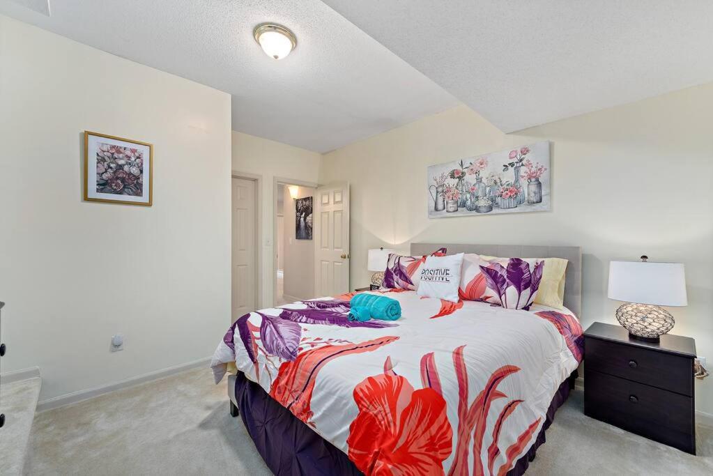 Beautiful Townhome, 11 Minutes To Downtown, Kcmo. Канзас Сити Екстериор снимка
