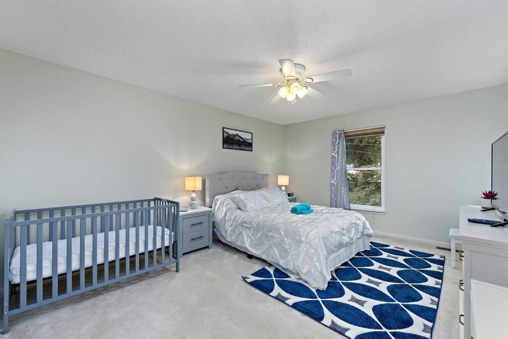 Beautiful Townhome, 11 Minutes To Downtown, Kcmo. Канзас Сити Екстериор снимка
