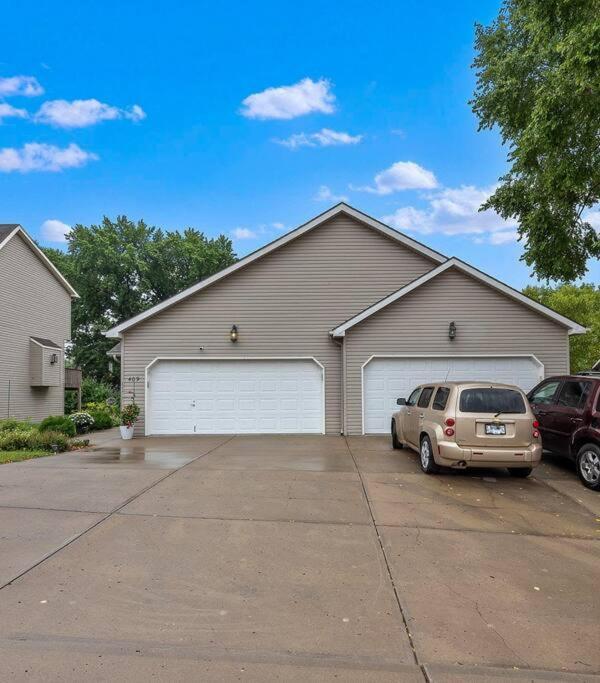 Beautiful Townhome, 11 Minutes To Downtown, Kcmo. Канзас Сити Екстериор снимка