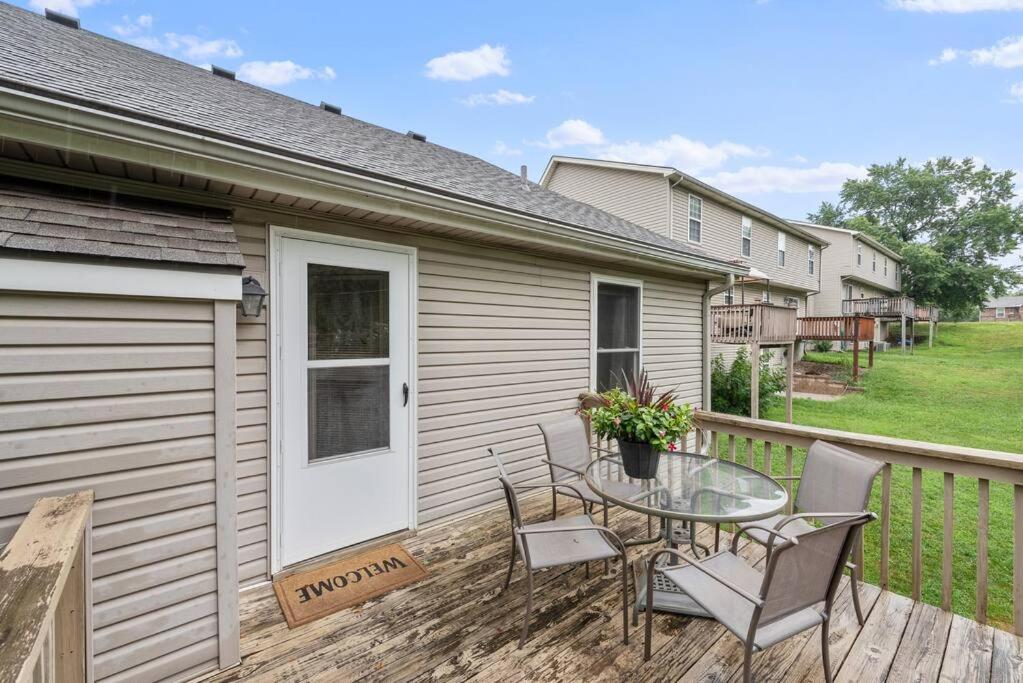 Beautiful Townhome, 11 Minutes To Downtown, Kcmo. Канзас Сити Екстериор снимка